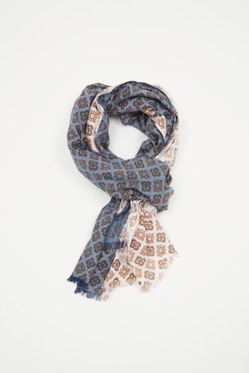 Bi-color patterned scarf