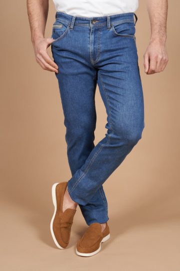 Jean regular tapered stone washed